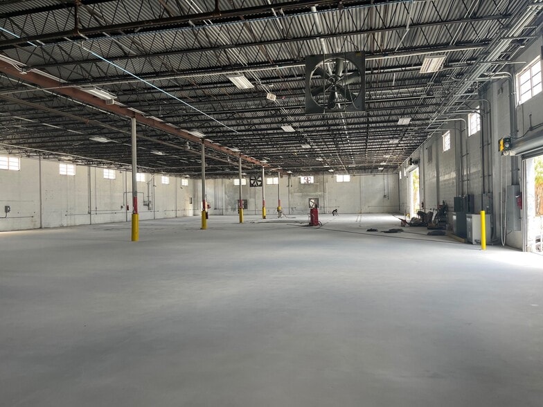 More Photos Of 5295 NW 163rd St, Miami Lakes Warehouse For Lease