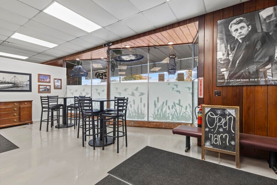 More Photos Of 348 Market St, Colusa Restaurant For Sale