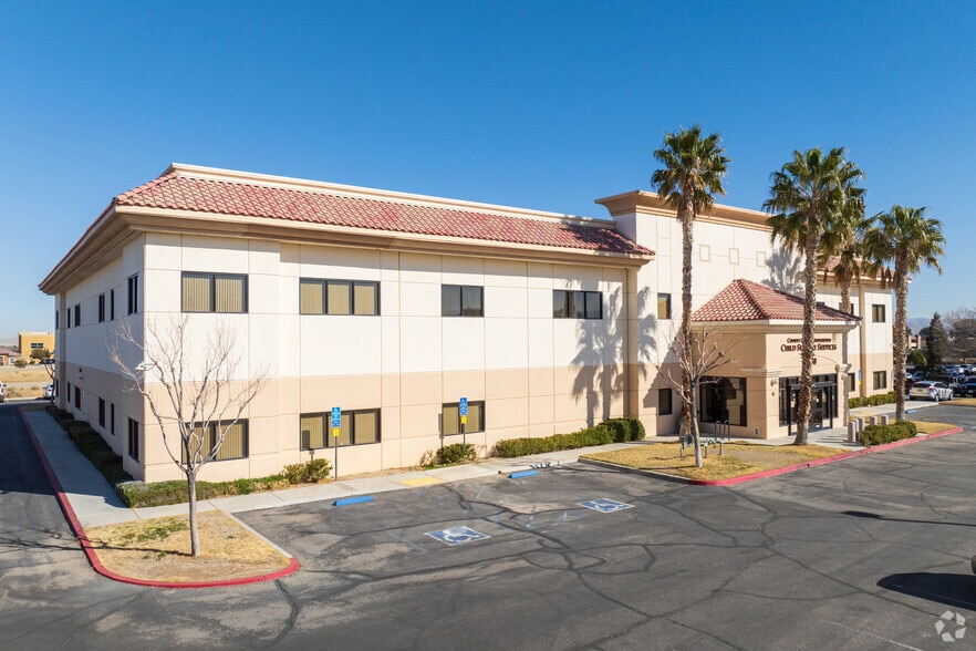 More Photos Of 15400 Civic Dr, Victorville Office For Sale