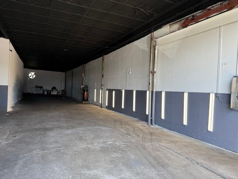 More Photos Of 3771 NW 51st St, Miami Warehouse For Sale