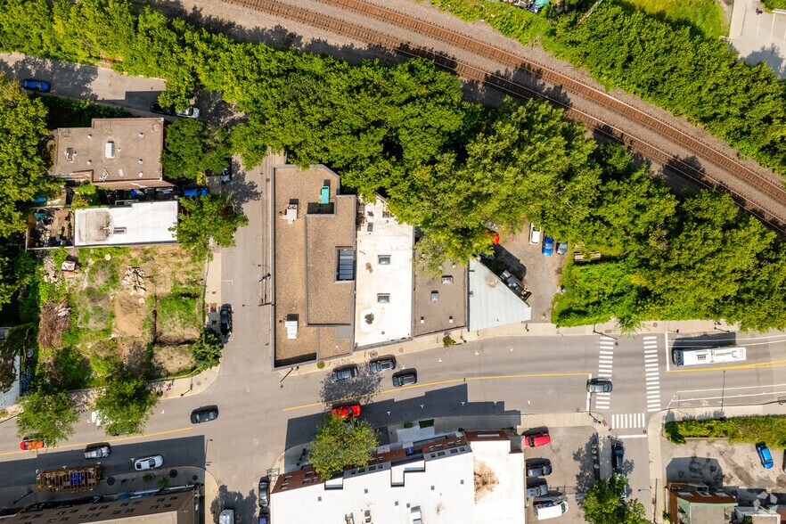 More Photos Of 4225 Rue Notre-Dame O, Montréal Office For Sale