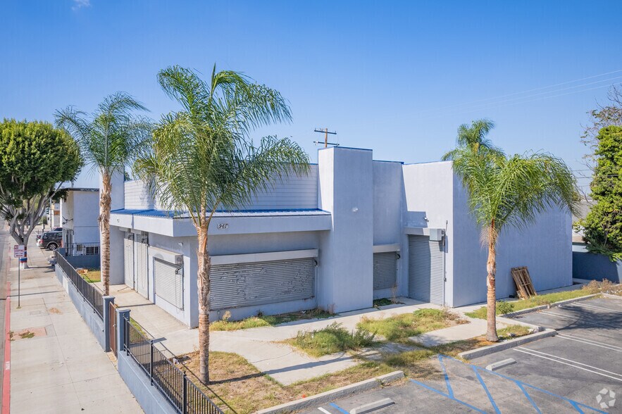 More Photos Of 961 W Compton Blvd, Compton Freestanding For Sale