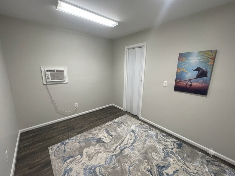 More Photos Of 918 Central Ave, Woodmere Office Residential For Lease