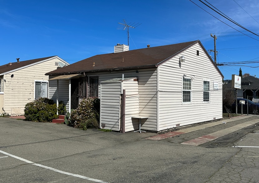 More Photos Of 9629 Holly St, Oakland Religious Facility For Sale