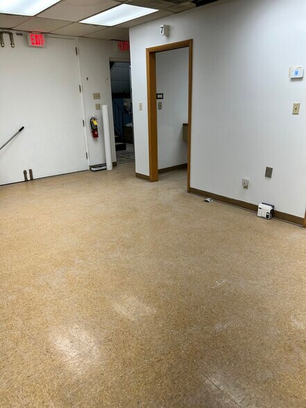 More Photos Of 949 E Livingston Ave, Columbus Daycare Center For Lease