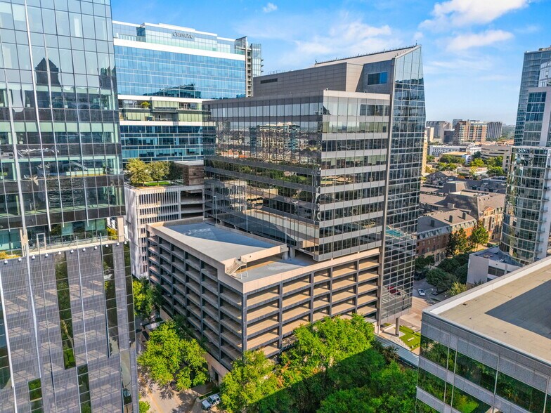 More Photos Of 2828 N Harwood St, Dallas Office For Lease