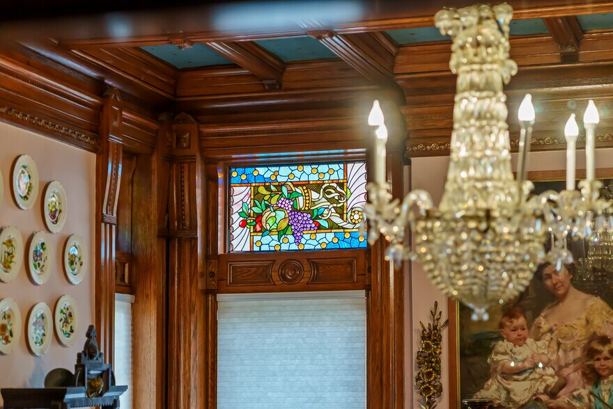 More Photos Of 809 Hall St, Saint Joseph Hospitality For Sale