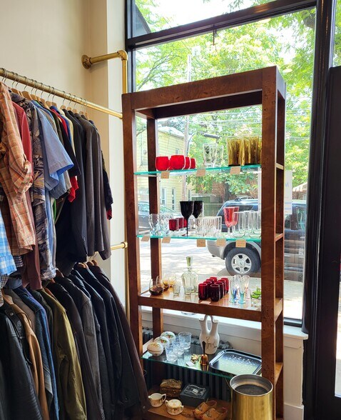 More Photos Of 2273 28th St, Astoria General Retail For Lease