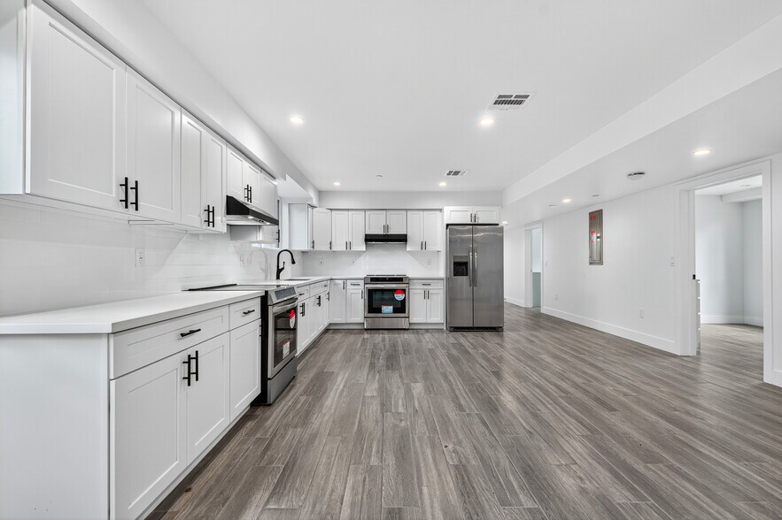 More Photos Of 1597 W 37th St, Los Angeles Apartments For Sale