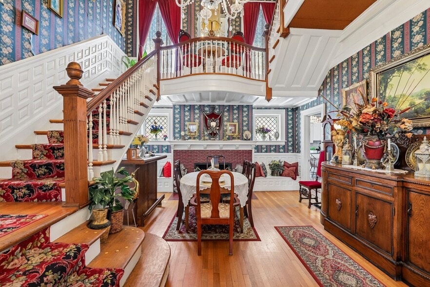 More Photos Of 421 Howard St, San Antonio Hospitality For Sale