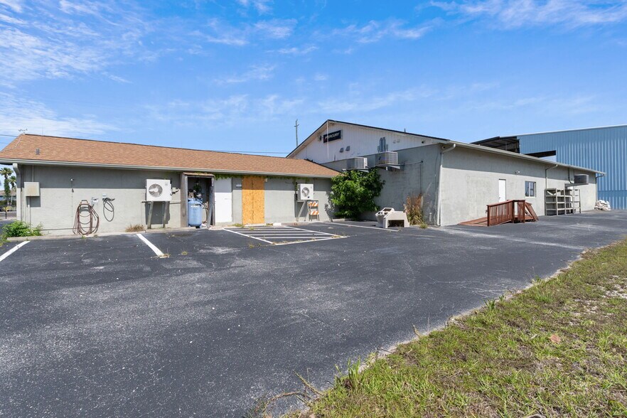 More Photos Of 5000 Calienta St, Hernando Beach Marina For Sale