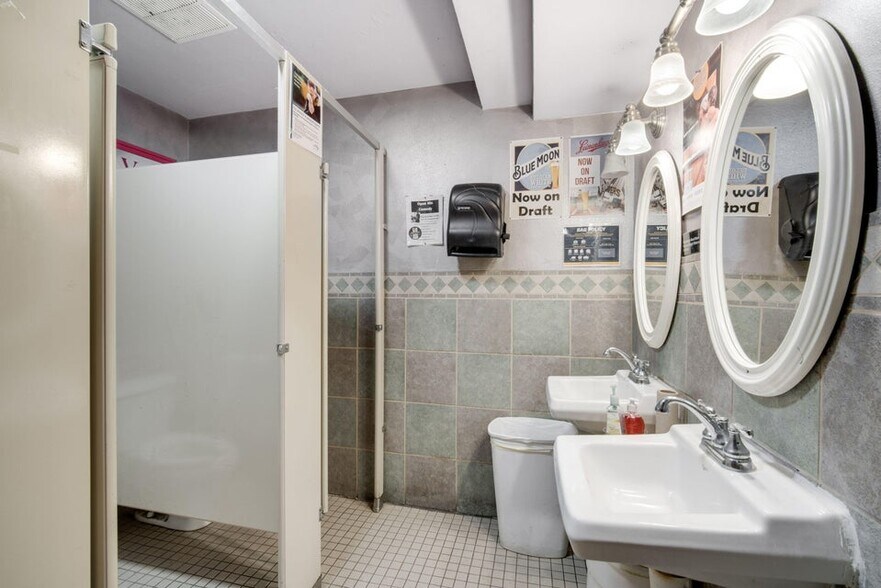 More Photos Of 6317 W Bluemound Rd, Milwaukee Bar For Sale