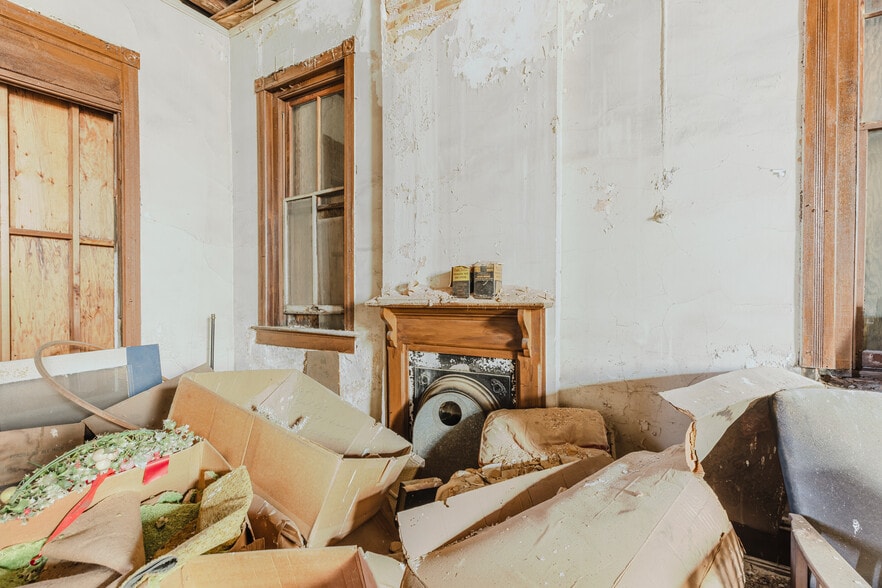 More Photos Of 217 W Lamar St, Americus General Retail For Sale