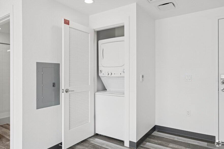More Photos Of 1275 N Santa Fe Dr, Denver Apartments For Lease