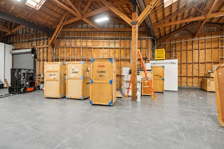 More Photos Of 1000 Calcot Pl, Oakland Warehouse For Lease