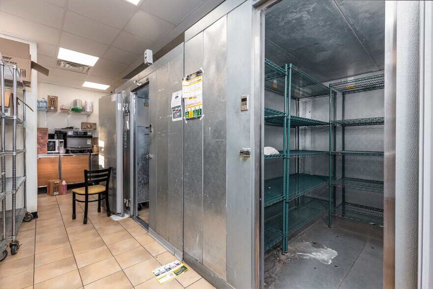 More Photos Of 237 Commercial St, Marseilles Fast Food For Sale