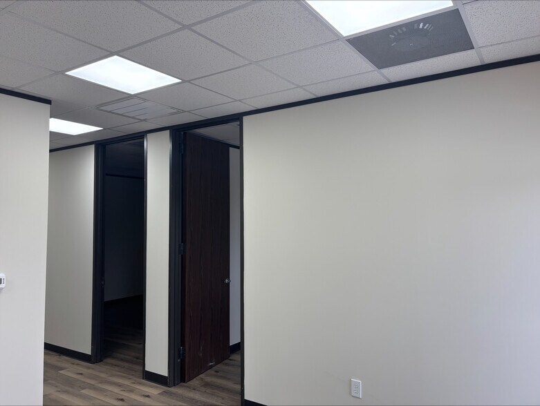 More Photos Of 1850 W Henderson Rd, Angleton Unknown For Lease