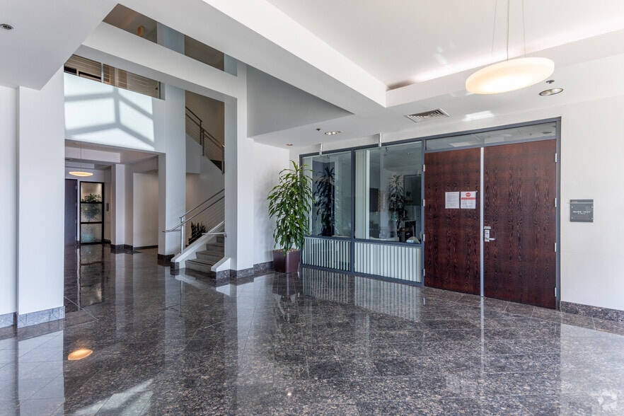 More Photos Of 6183 Paseo del Norte, Carlsbad Unknown For Lease