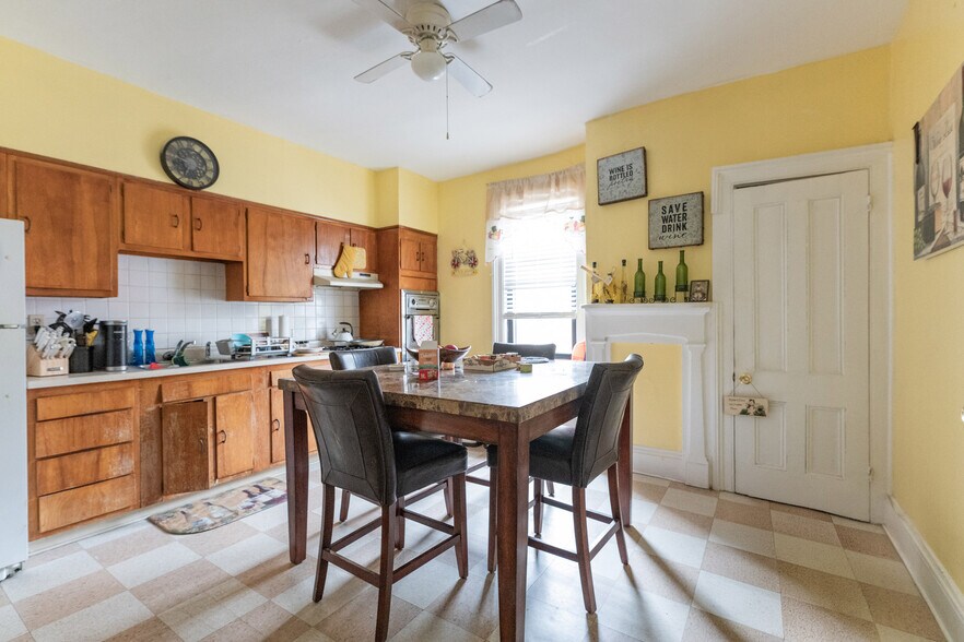 More Photos Of 614-616 Broadway, Bayonne Restaurant For Sale