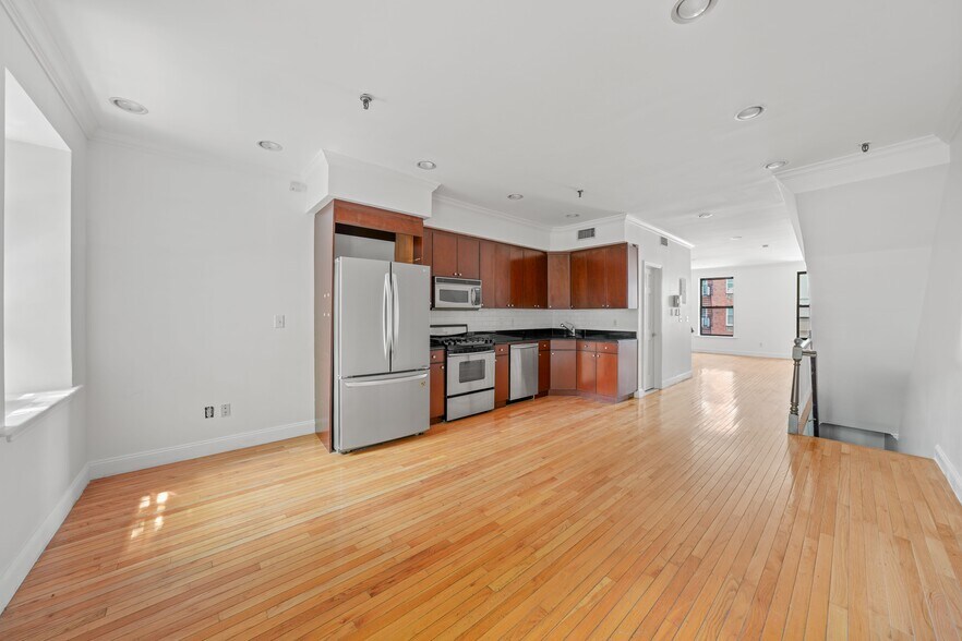 More Photos Of 248 E 33rd St, New York Apartments For Sale