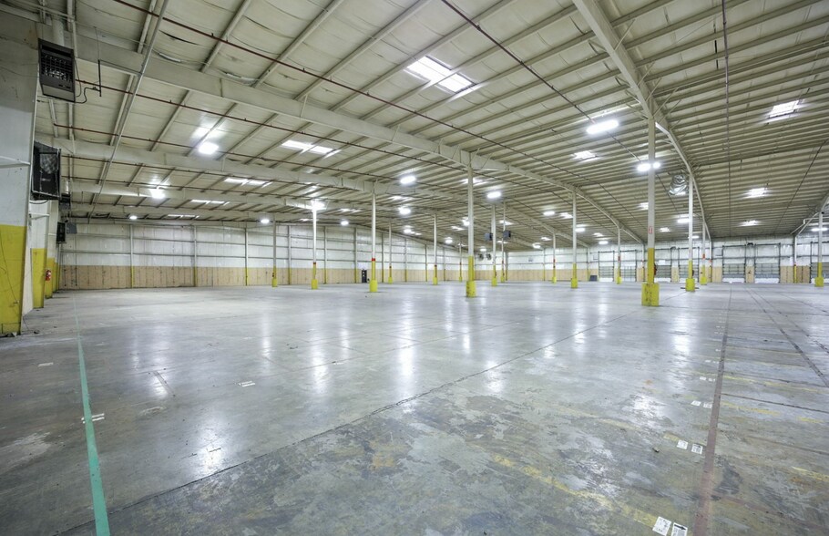 More Photos Of 1242 W Ridge Rd, Gainesville Service For Lease