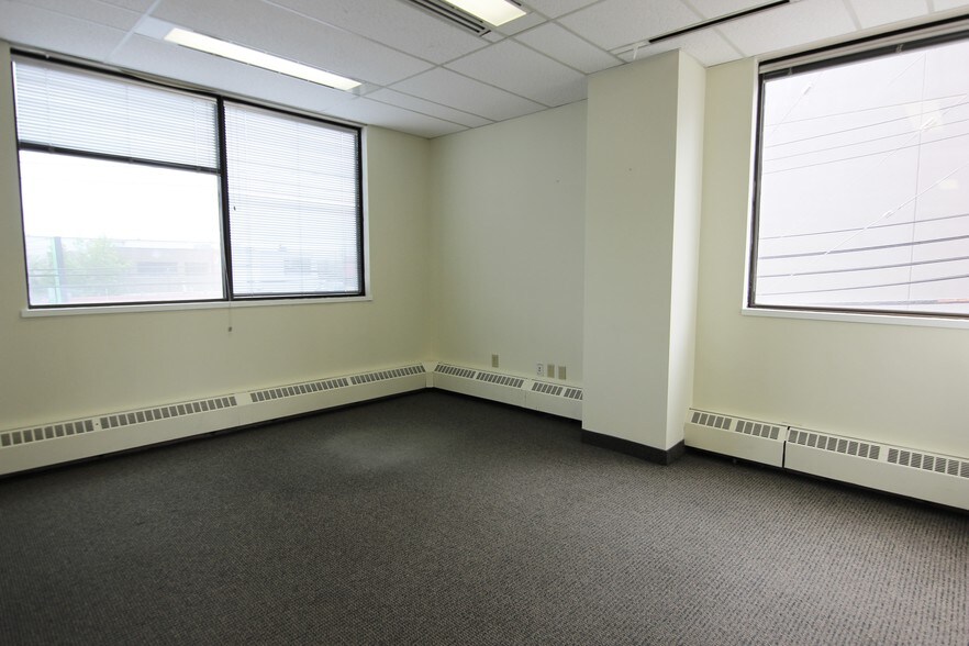 More Photos Of 222 58th Ave SW, Calgary Office For Sale