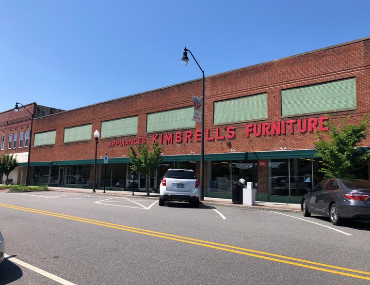 More Photos Of 120-132 S Moore St, Sanford Storefront For Lease