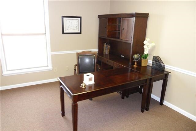 More Photos Of 130 Hillcrest Dr, Clarksville Medical For Lease