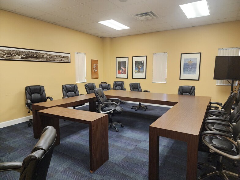 More Photos Of 2030 W Fletcher Ave, Tampa Office For Lease