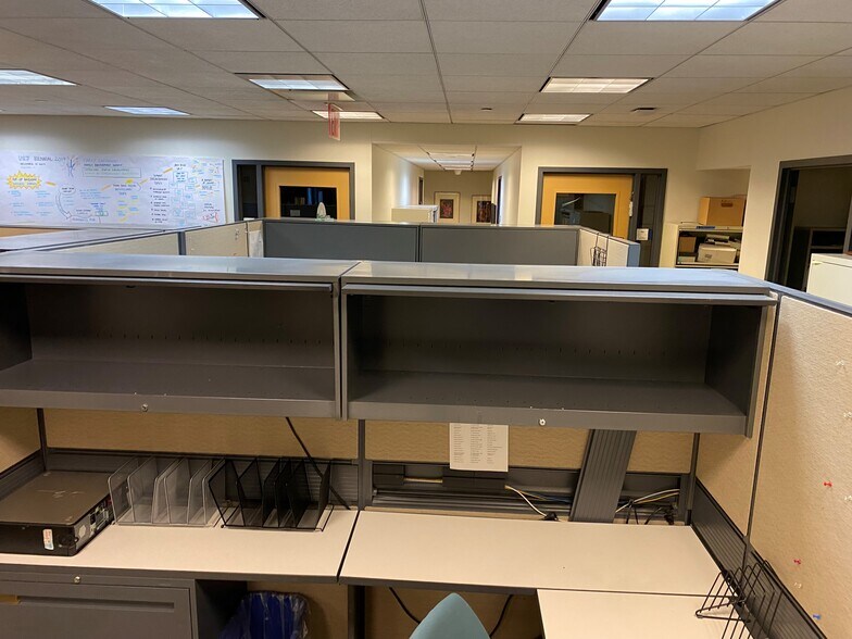 More Photos Of 633 Third Ave, New York Office For Sale