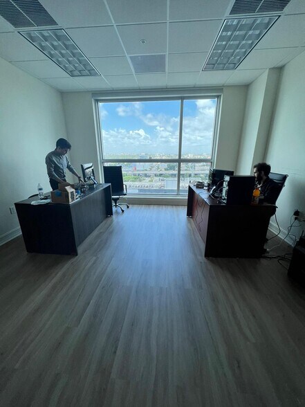More Photos Of 175 SW 7th St, Miami Medical For Lease