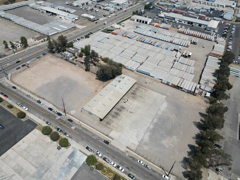 Primary Photo Of 10151 Calabash Ave, Fontana Service For Lease