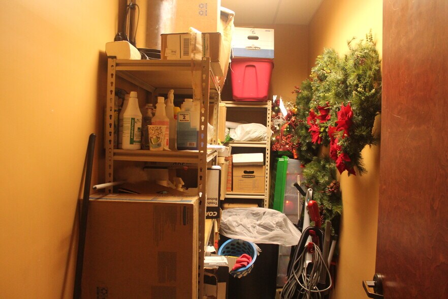 More Photos Of 1401 Financial Park, Carbondale Office For Sale