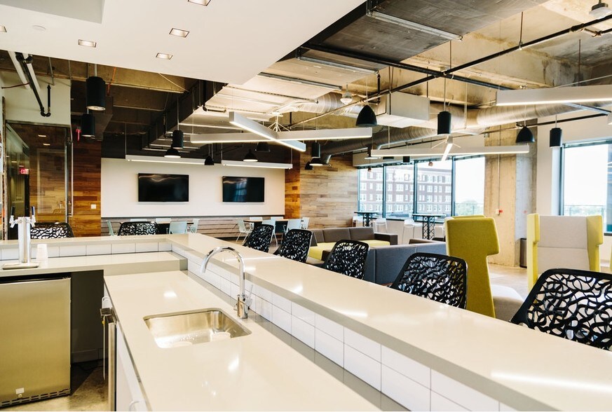 More Photos Of 3102 Oak Lawn Ave, Dallas Office For Lease