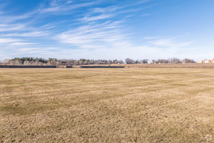 More Photos Of Green Bay Rd, Kenosha Land For Sale
