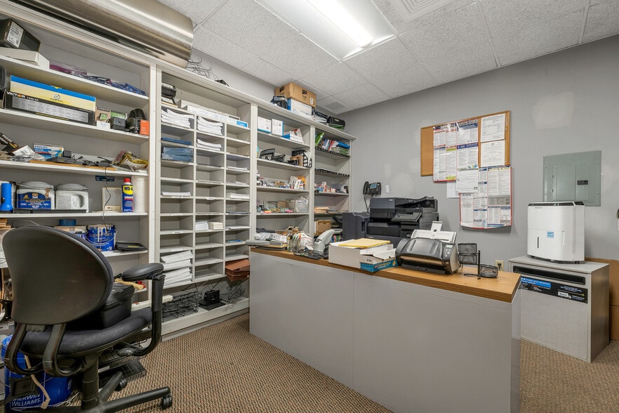 More Photos Of 231a Sutton Street, North Andover Office For Sale
