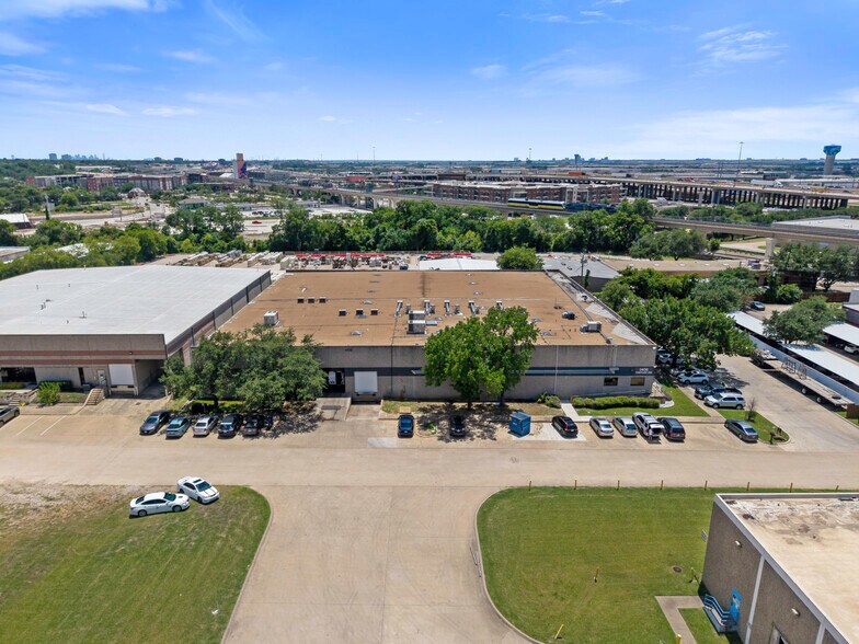 More Photos Of 1408 Vinylex Dr, Carrollton Distribution For Lease