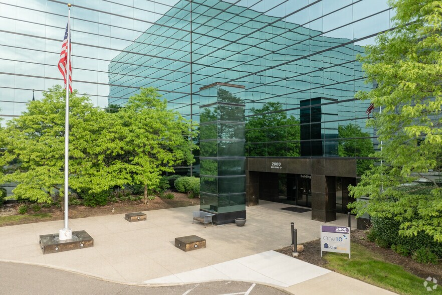 More Photos Of 2800 Livernois Rd, Troy Office For Lease