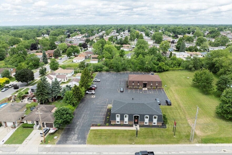 Primary Photo Of 932 French Rd, Cheektowaga Office For Sale