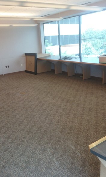 More Photos Of 804 W Diamond Ave, Gaithersburg Unknown For Lease