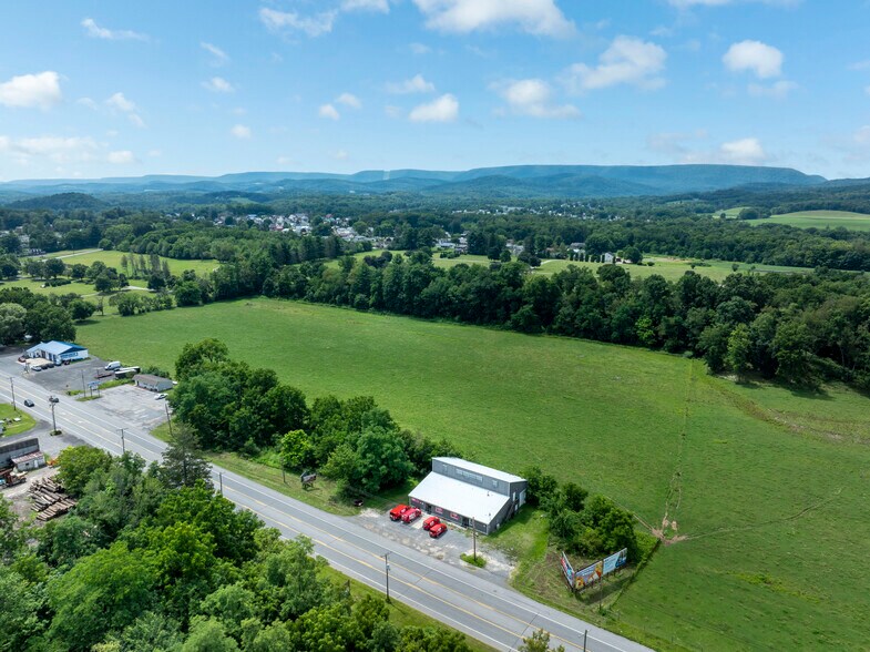 More Photos Of 3340 E Pleasant Valley Blvd, Altoona Freestanding For Sale
