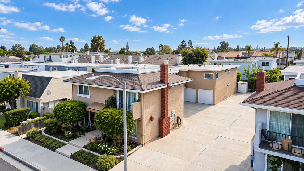 More Photos Of 16672 Algonquin St, Huntington Beach Apartments For Sale