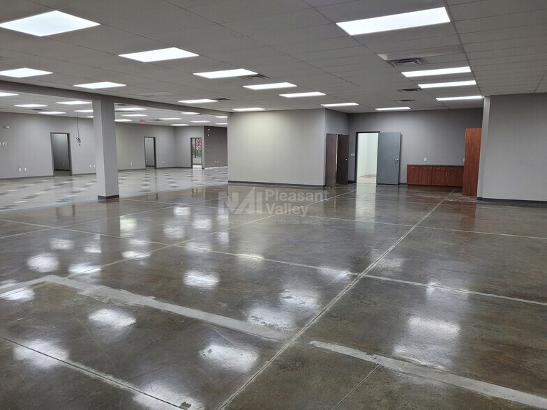 More Photos Of 3755 Boettler Oaks Dr, Uniontown Light Manufacturing For Lease