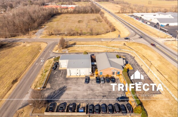 More Photos Of 900 S Commonwealth Dr, Mayfield Light Manufacturing For Sale