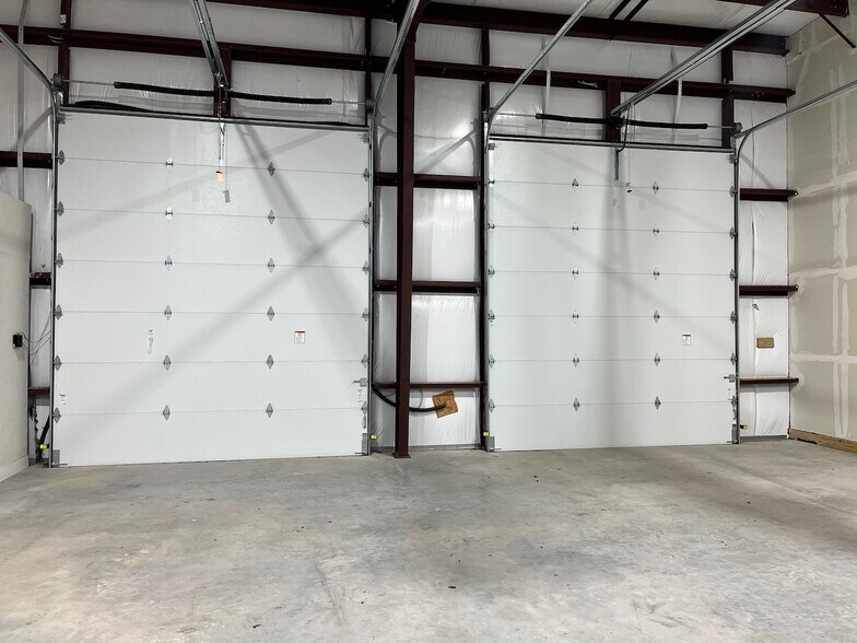 More Photos Of 1922 Choate Pky, Celina Warehouse For Lease