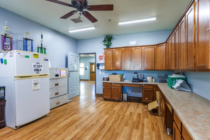 More Photos Of 16286 S Sunland Gin Rd, Arizona City Rehabilitation Center For Sale