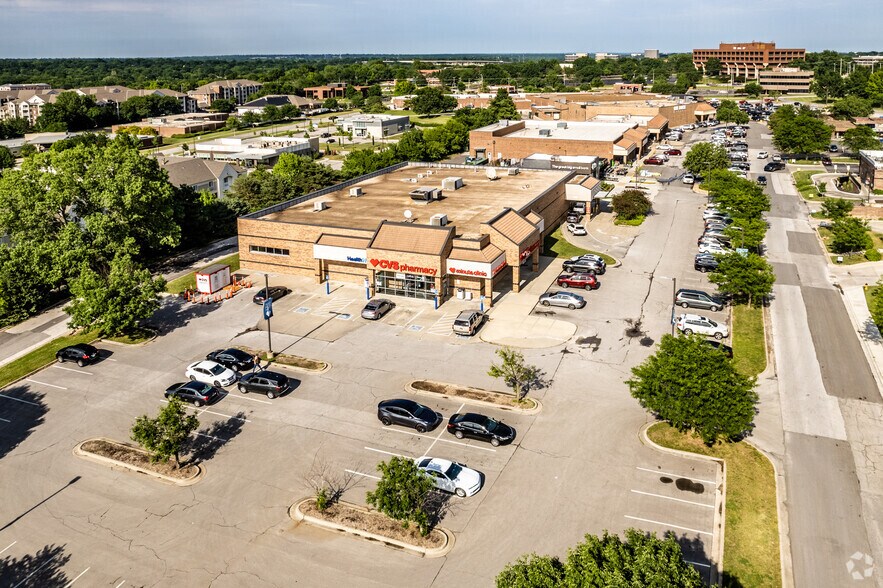 More Photos Of 11920-12202 College Blvd, Overland Park Unknown For Lease