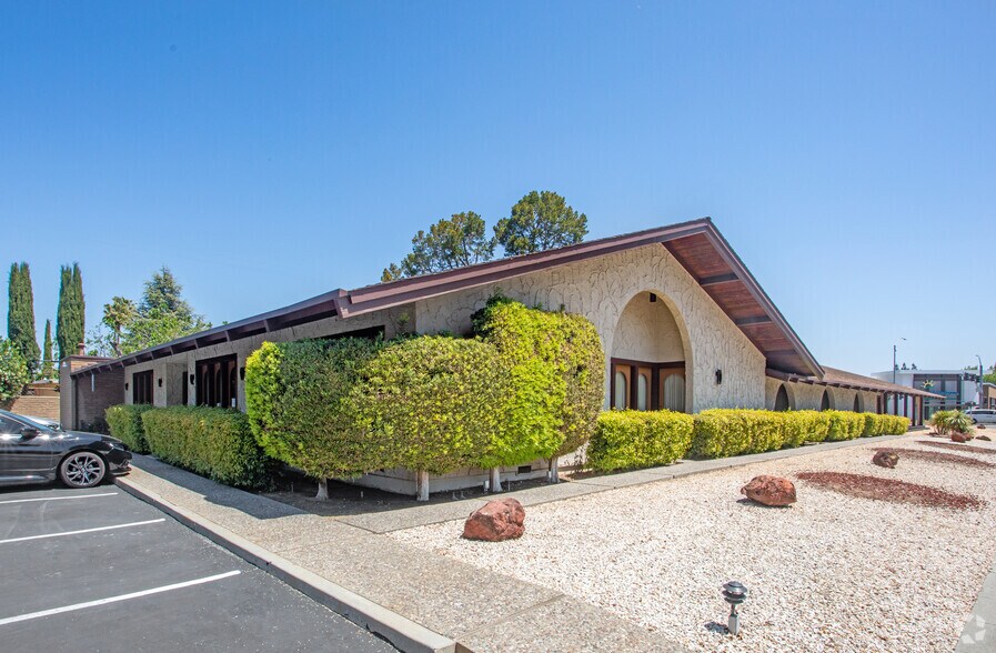 Primary Photo Of 525 W Remington Dr, Sunnyvale Office For Lease