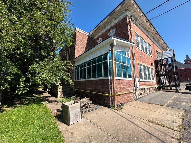 More Photos Of 314 Park St, Fulton Office For Sale