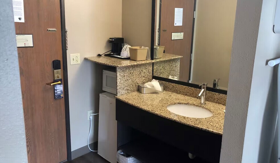 More Photos Of 5253 S Howell Ave, Milwaukee Hotel For Sale